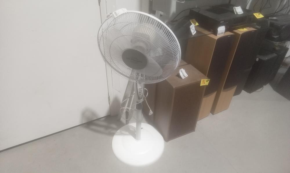 VENTILATEUR SUR PIED