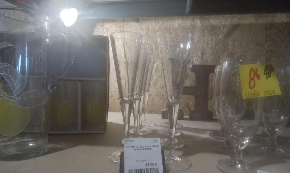 LOT DE FLUTES A CHAMPAGNE VERREE EVASEE