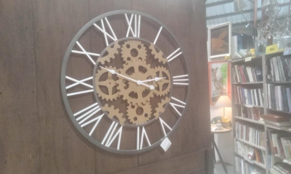 PENDULE METAL PEINTE