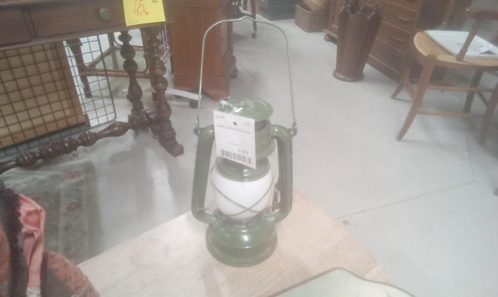 LAMPE TEMPETE PVC A PILE