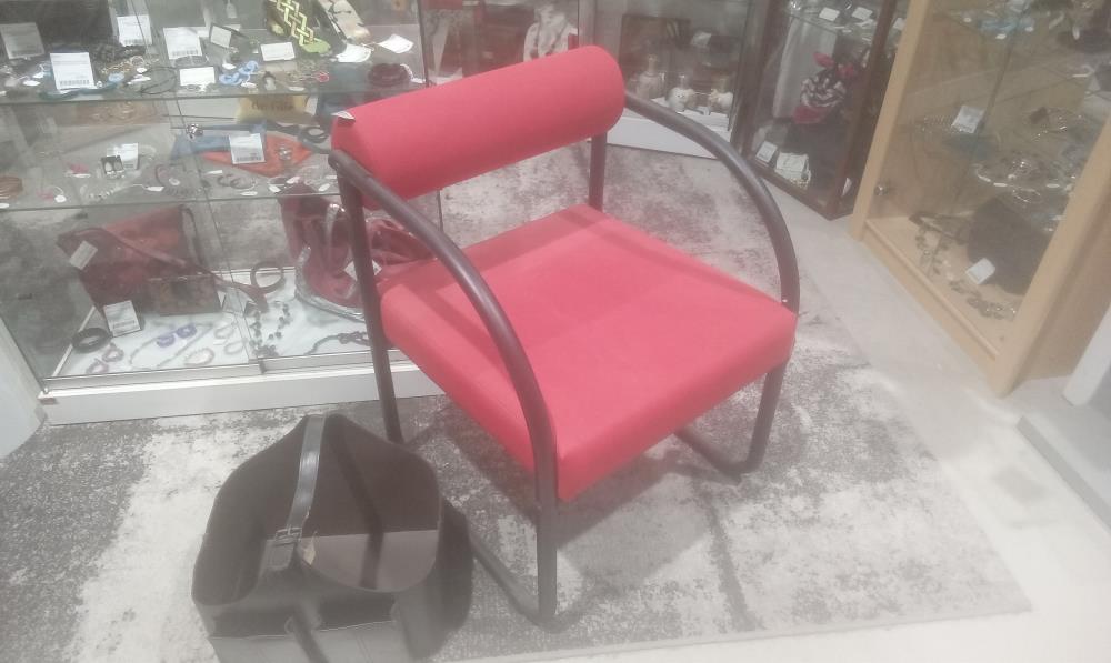 FAUTEUIL DESIGN METAL ET LOOK ROUGE SALON AMBIENCE