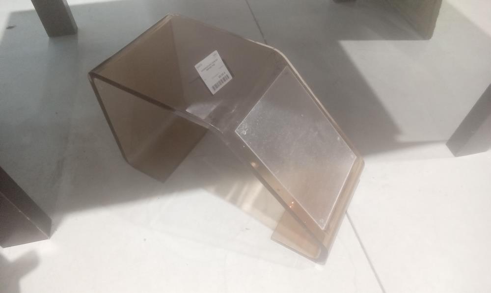 CONSOLE PLEXI FUME EN REPOSE PIED