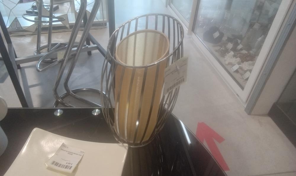 LAMPE DESIGN METAL AJOURE ET TISSUS