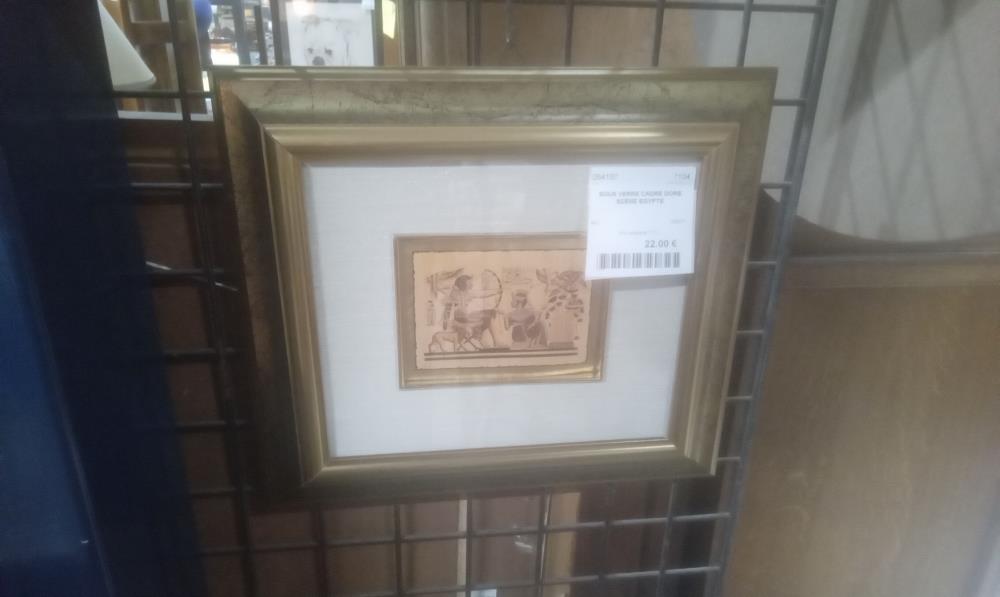 SOUS VERRE CADRE DORE SCENE EGYPTE