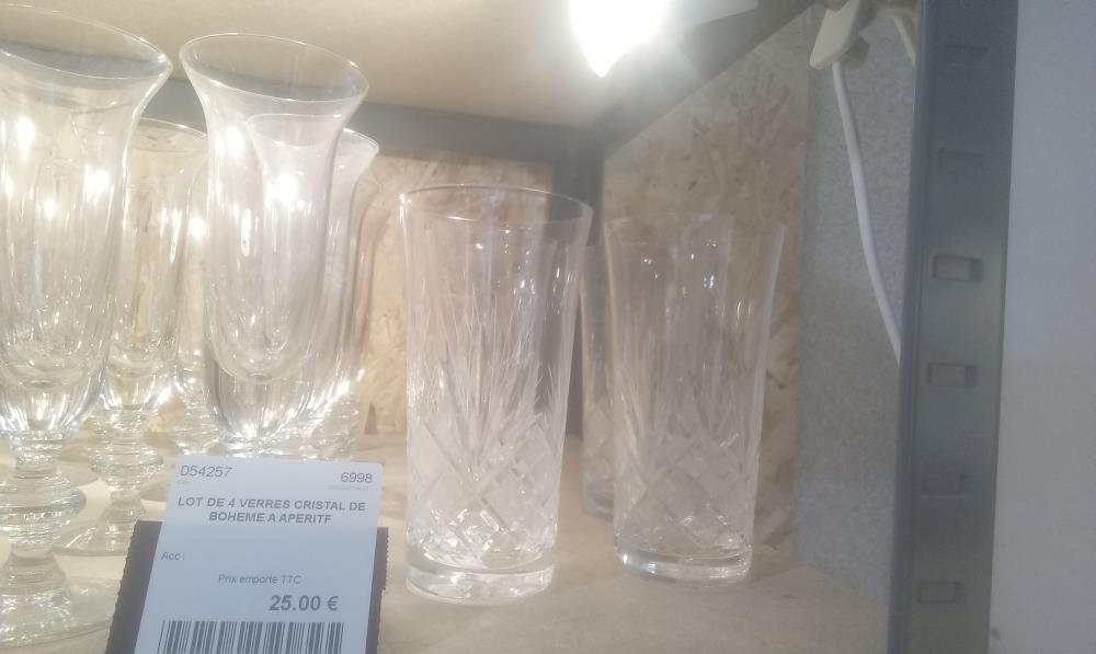 LOT DE 4 VERRES CRISTAL DE BOHEME A APERITF