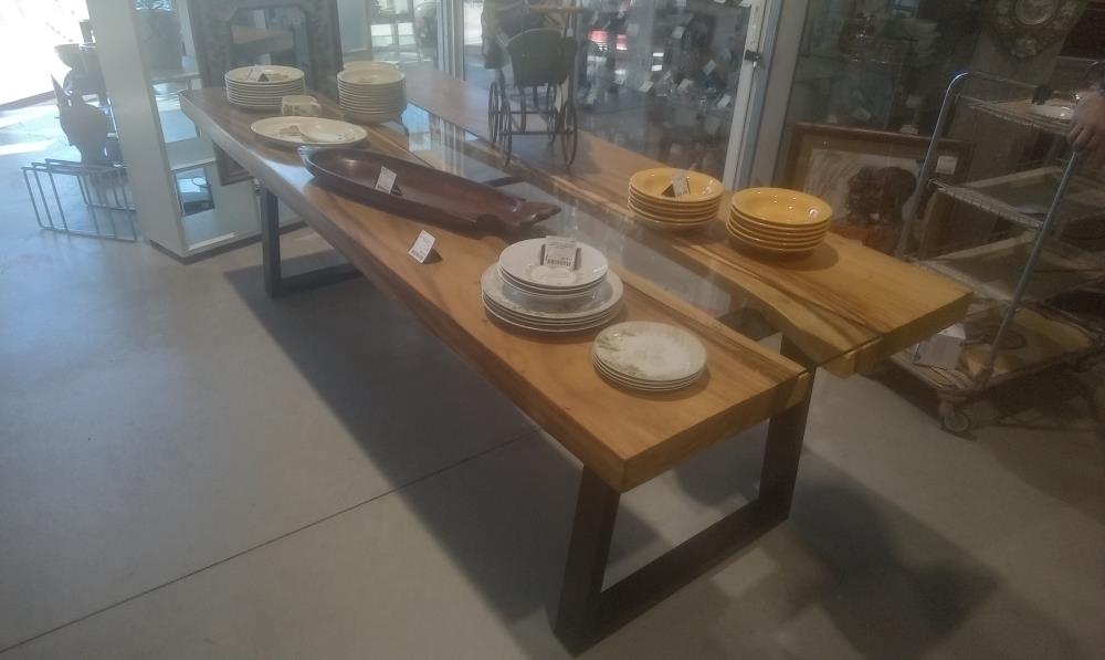 TABLE BOIS EXOTIQUE STYLE INDUSTRIEL
