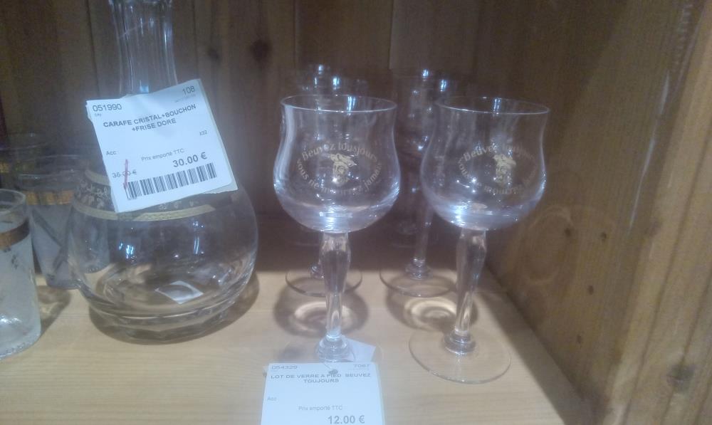 LOT DE VERRE A PIED  BEUVEZ TOUJOURS