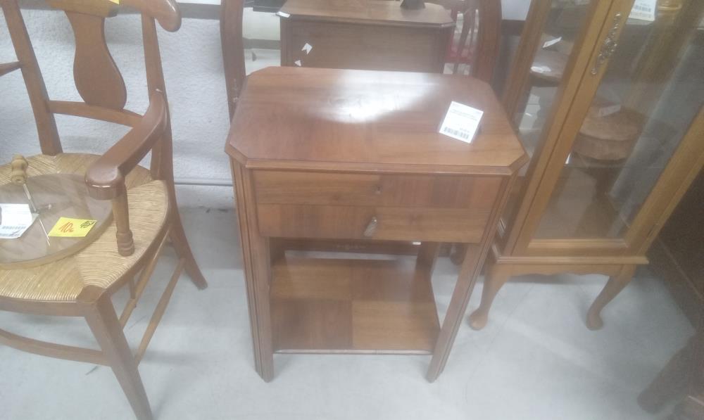 TRAVAILLEUSE ART DECO  NOYER 1ABATTANT+2 TIROIRS