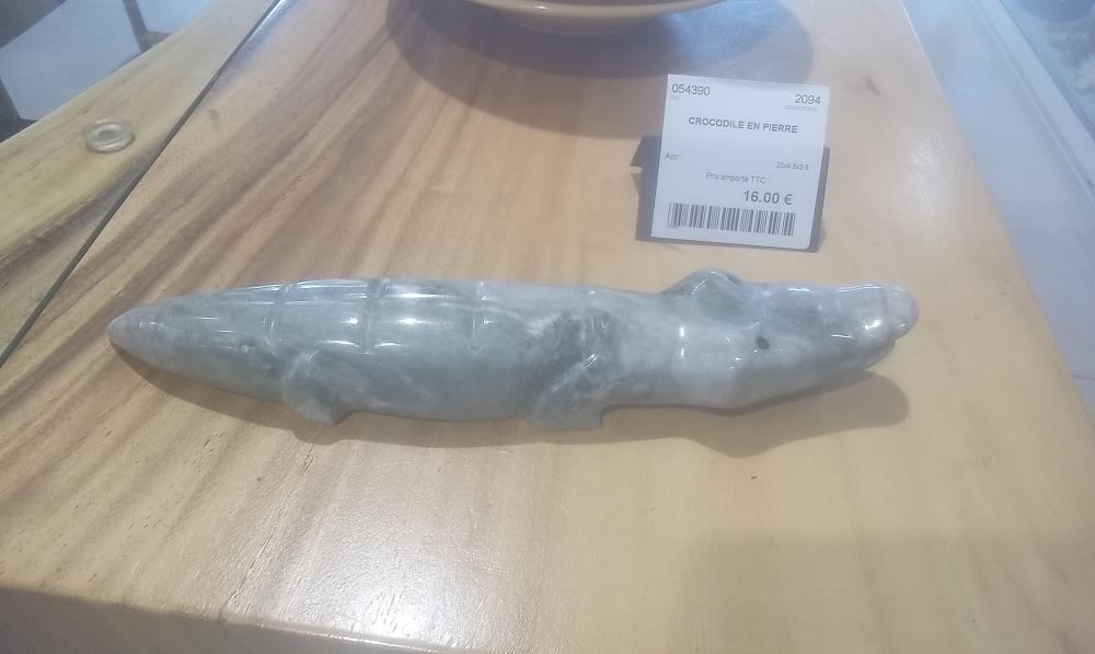 CROCODILE EN PIERRE