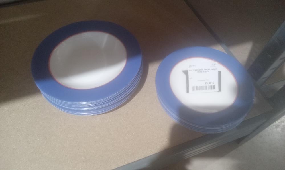LOT D'ASSIETTE VERRE DECOR FRISE BLEUE