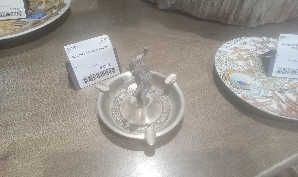 CENDRIER METAL ELEPHANT