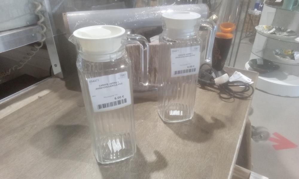 CARAFE VERRE 1 ANSE+COUVERCLE PVC