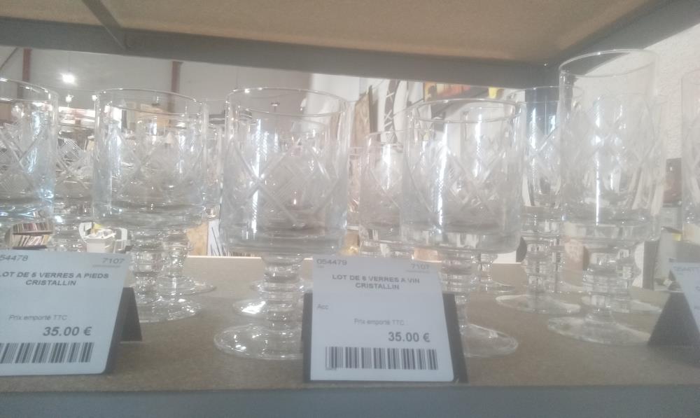 LOT DE 6 VERRES A VIN CRISTALLIN