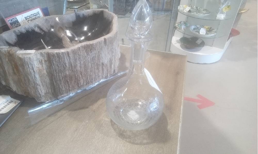 CARAFE VERRE CISELE+BOUCHON MM