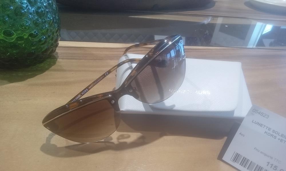 LUNETTE SOLEIL MICKAEL KORS +ETUI