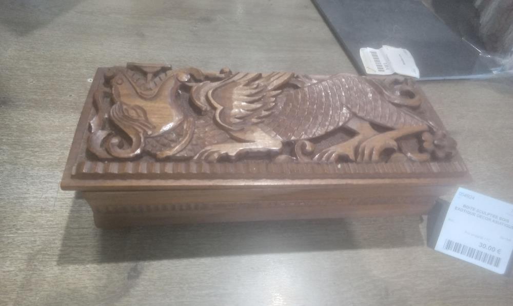 BOITE SCULPTEE BOIS EXOTIQUE DECOR ASIATIQUE