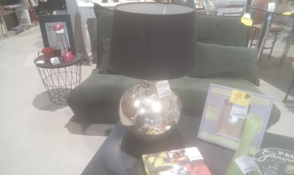 LAMPE CERAMIQUE IMITATION CRAQUELEE+ABATJOUR NOIR