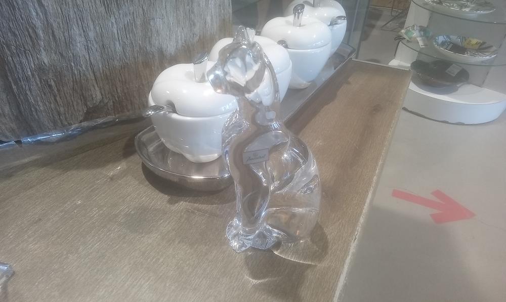 CHAT CRISTAL DE BACCARAT OREILLE EN L'ETAT
