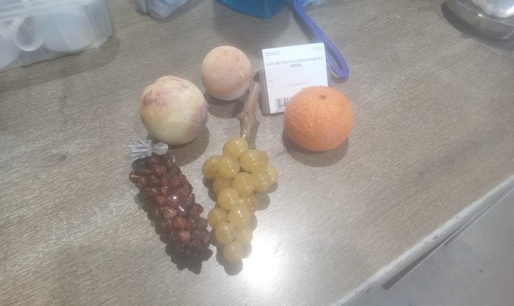 LOT DE FRUITS CERAMIQUE ET VERRE
