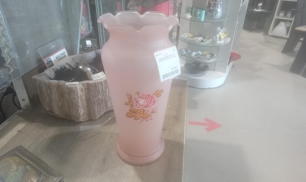 VASE OPALINE ROSE COL FESTONNE  DECOE FLORAL