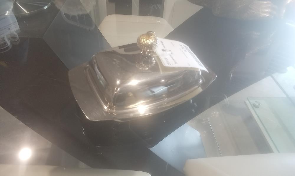 BEURRIER INOX ET POIGNEE DORE