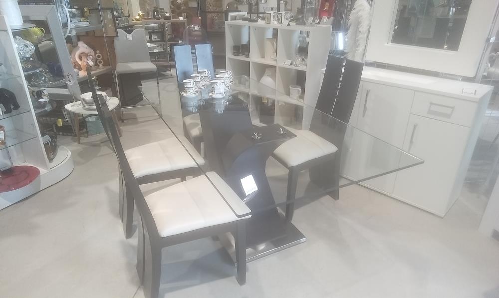 TABLE DESIGN PLATEAU VERRE+PIEDS Y ET METAL+4 CHAISES EN L'ETAT