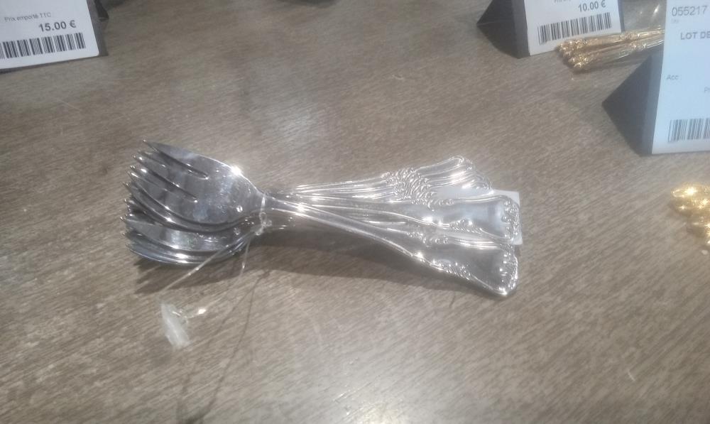 LOT DE 12 FOURCHETTES INOX A COQUILLAGE INOX