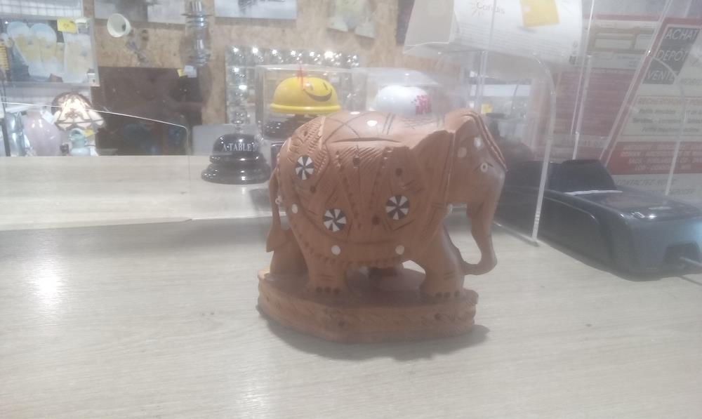 ELEPHANT BOIS EXCOTIQUE ET NACRE PM