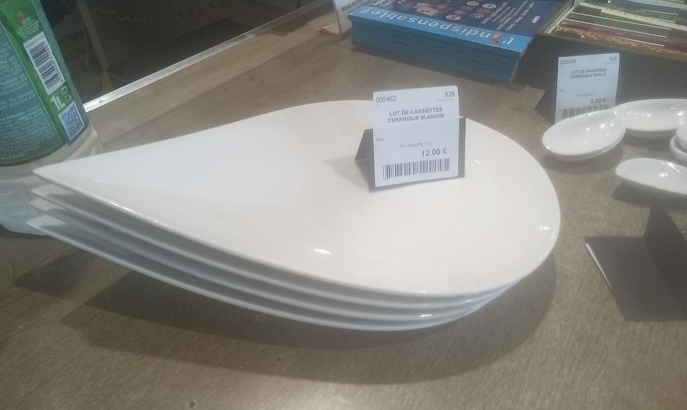 LOT DE 4 ASSIETTES CERAMIQUE BLANCHE