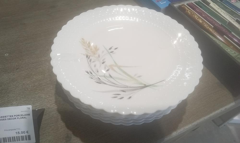LOT D'ASSIETTES PORCELAINE LIMOGES DECOR FLORAL