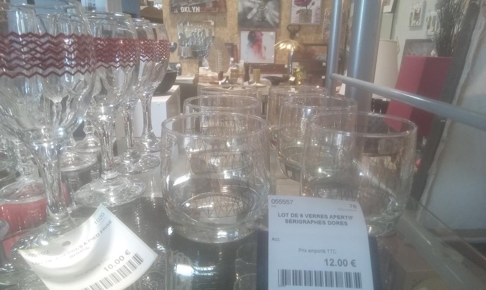 LOT DE 6 VERRES APERTIF SERIGRAPHES DORES