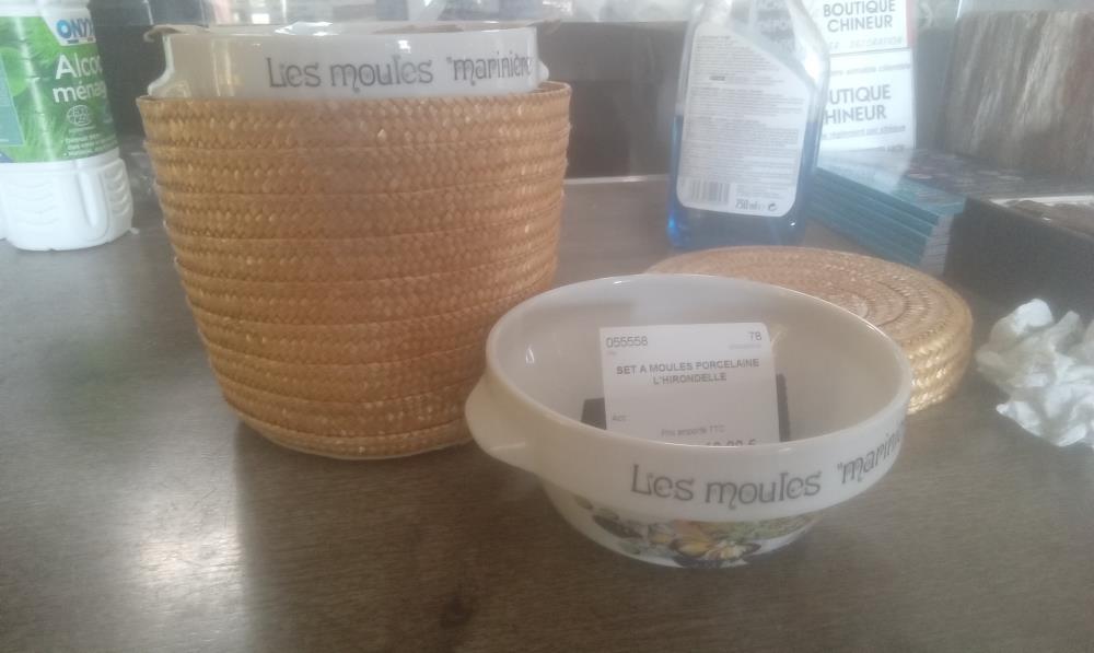 SET A MOULES PORCELAINE L'HIRONDELLE