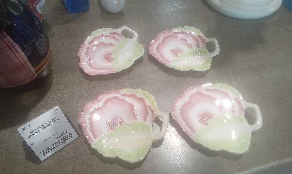 LOT DE 4 SERVITEURS CERAMIQUE  DECOR  FLORAL