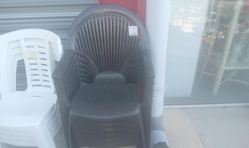 LOT DE 6 CHAISES PVC  GRISES