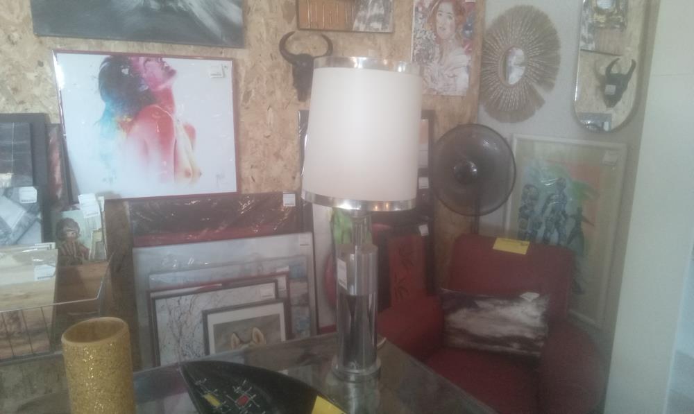 LAMPE PIED METAL ET ABATJJOUR EN L'ETAT