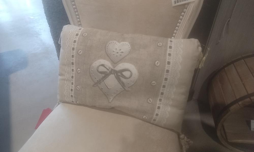 COUSSIN NOEUD ET COEUR