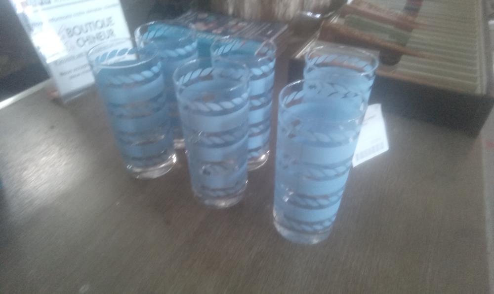 LOT DE VERRES CAPERITF BLEUS