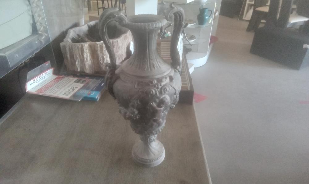 VASE REGULE 2 ANSES DECOR AUX ANGES