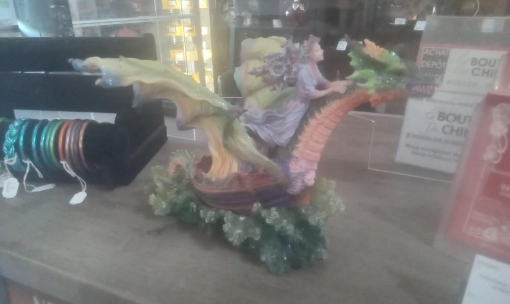 FIGURINE RESINE DRAGON  JOSEPHINE WALL