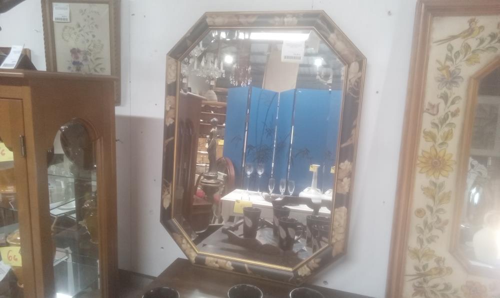 MIROIR OCTOGONAL AVEC FRISE FLORALE+GLACE BISEAUTEE