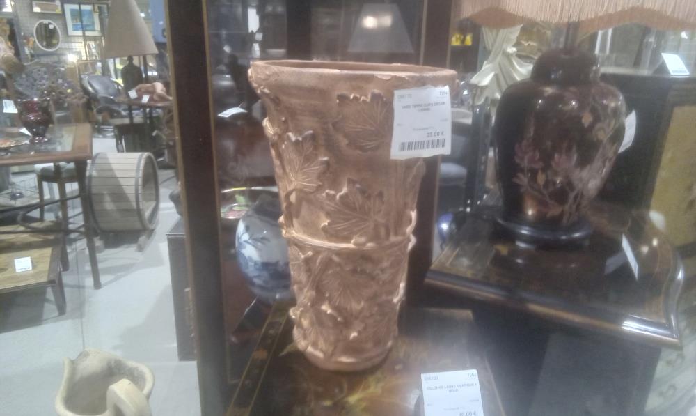 VASE TERRE CUITE DECOR LIERRE