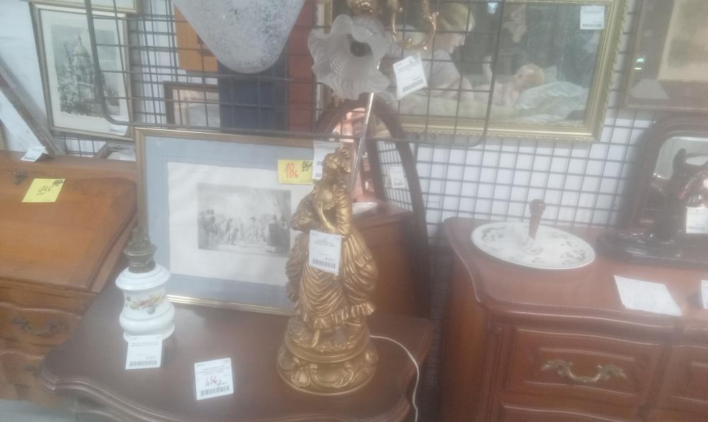 LAMPE ELEGANTE RESINE+GLOBE VERRE