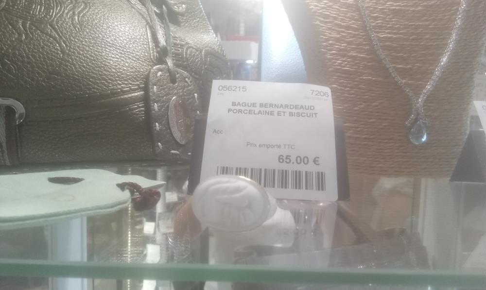 BAGUE BERNARDEAUD PORCELAINE ET BISCUIT