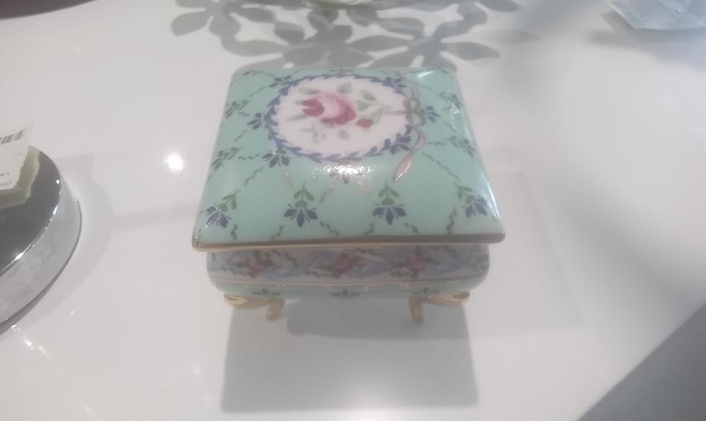 BOITE A BIJOUX PORCELAINE CHINE DECOR FLORAL