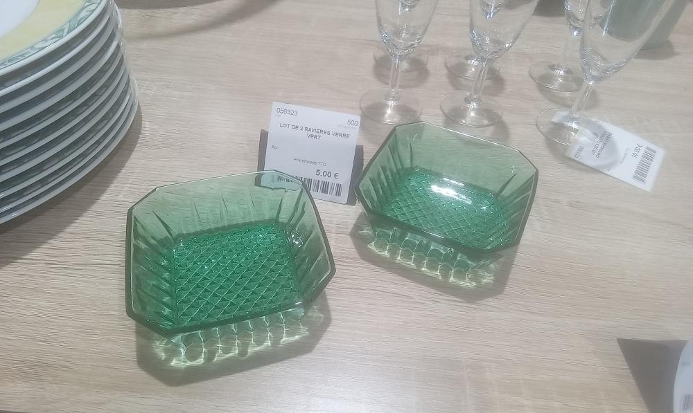 LOT DE 2 RAVIERES VERRE VERT