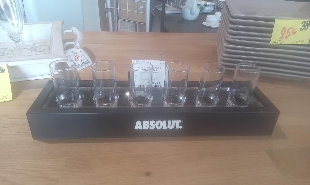 SUPPORT PUBLICITAIRE ABSOLUT POUR SHOUTER+VERRES
