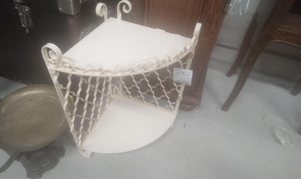 ETAGERE METAL D'ANGLE