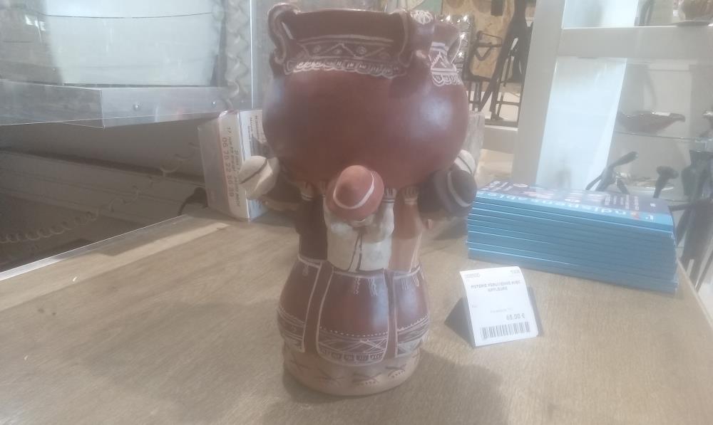 POTERIE PERUVIENNE AVEC SIFFLEURS