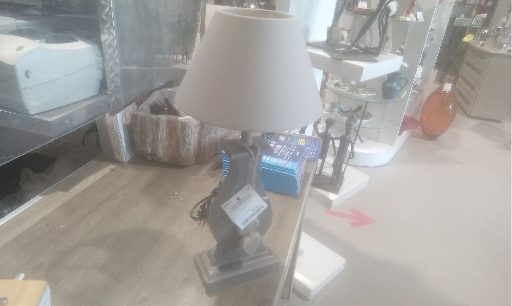 LAMPE PIED BOIS AVEC COEUR+ABATJOUR BEIGE