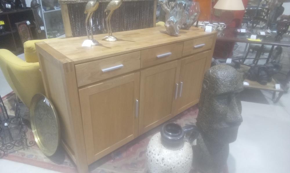 BUFFET BAS PLACAGE CHENE 3 PORTES+3 TIROIRS EN L'ETAT